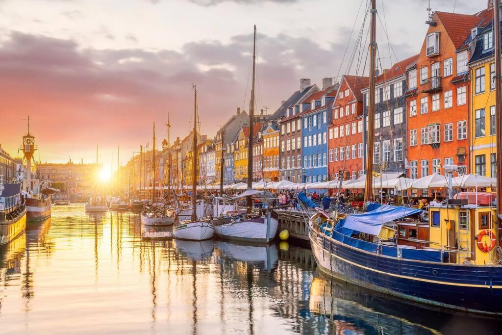 Spacious 3 Bedroom Manor Flat Next To Tivoli Copenhague Extérieur photo