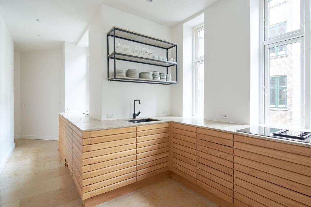 Spacious 3 Bedroom Manor Flat Next To Tivoli Copenhague Extérieur photo
